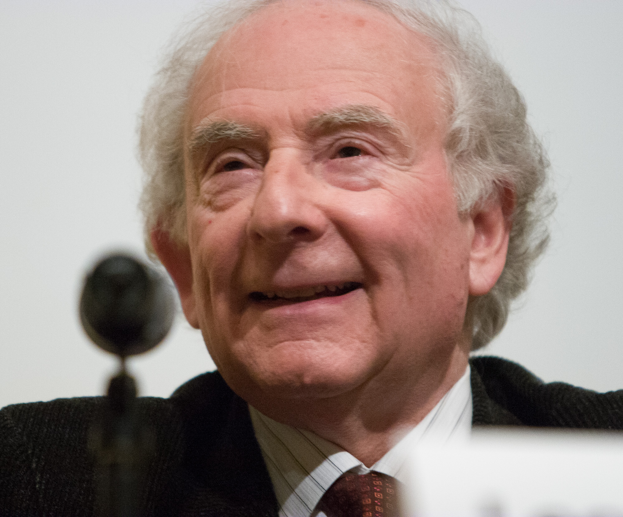 Nobel_Laureate_Leon_Cooper_in_2007.jpg